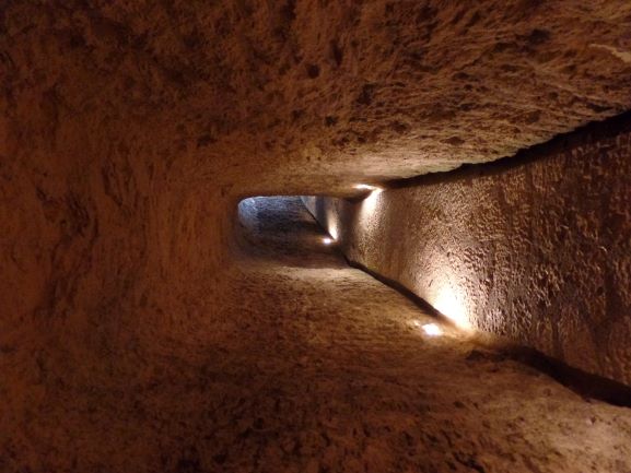 Tunnel